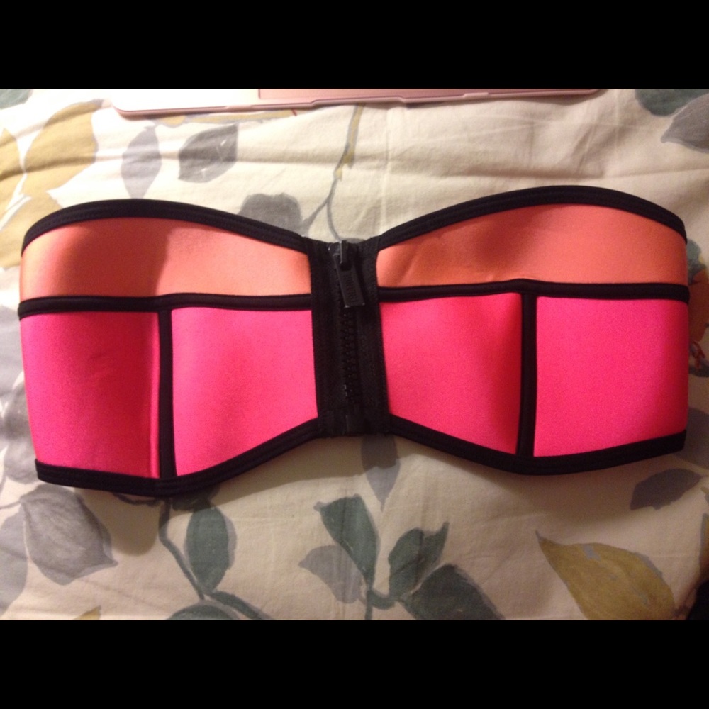 Triangl bikini top